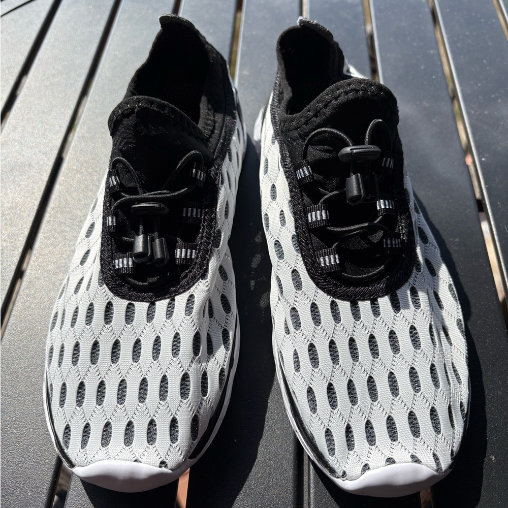 NEW Women’s Water Shoes